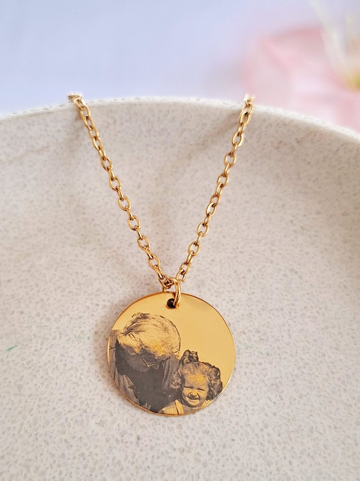 Combo Día del Abuelo: Cadena, Dije Grabado con Foto y Caja Personalizada