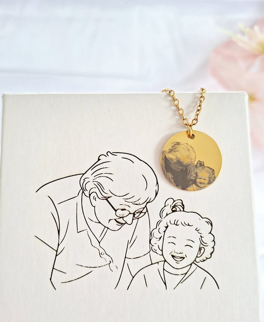 Combo Día del Abuelo: Cadena, Dije Grabado con Foto y Caja Personalizada